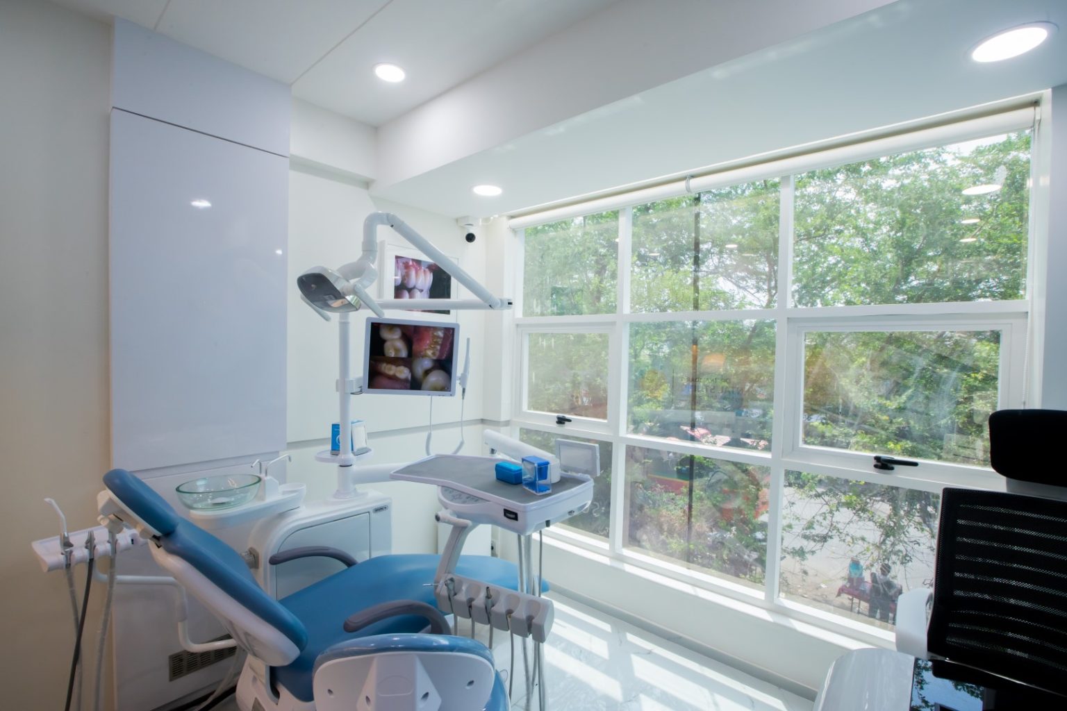 Kurla clinic's treatment room with window view