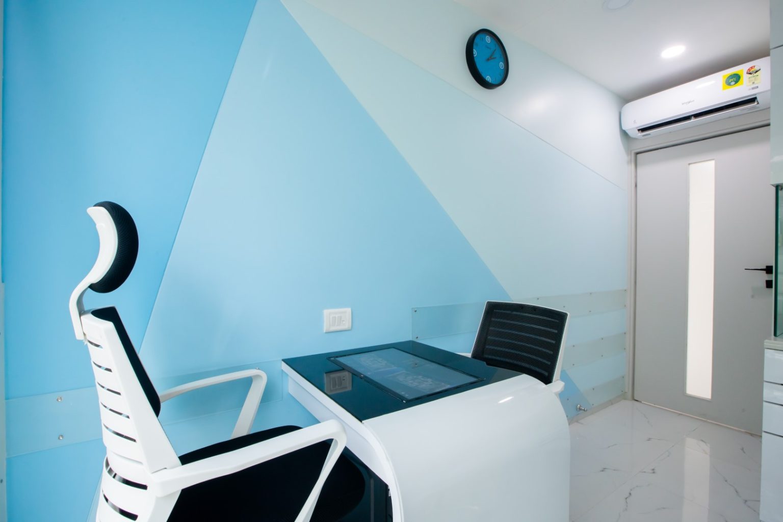 Kurla clinic consultation room